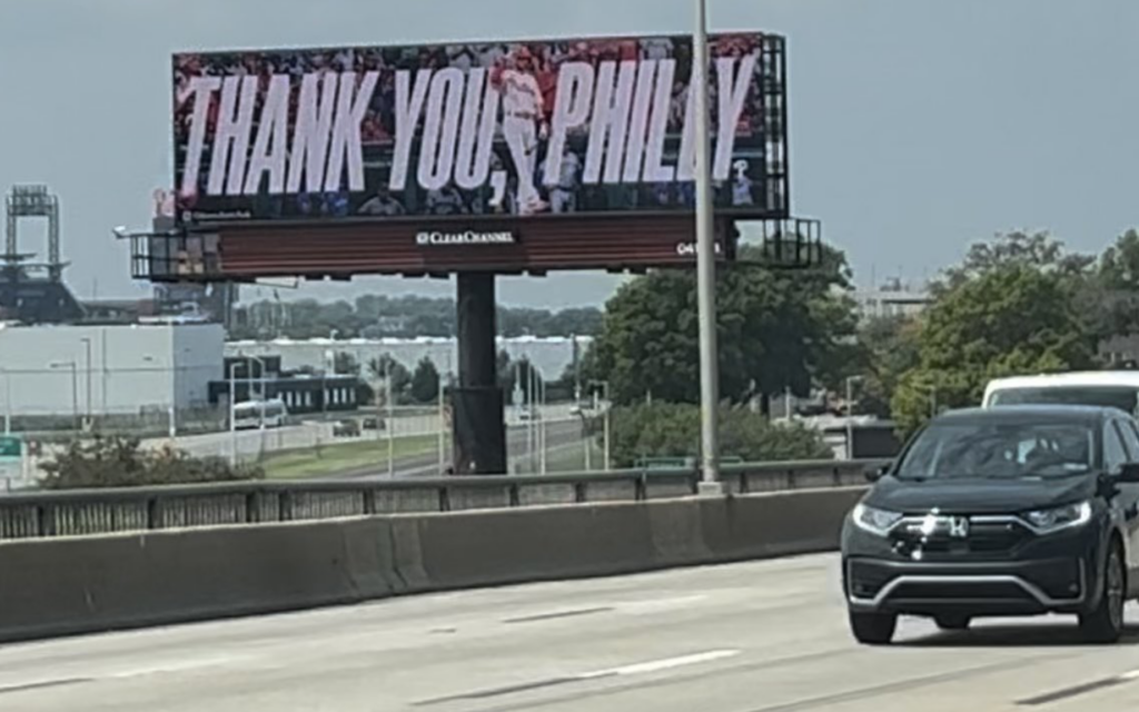 Trea Turner thanks Phillies fans for ovation with billboard ad